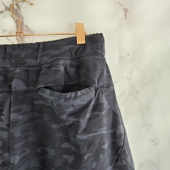 Alphalete Shorts Mens Small 30 Black Gray Camo 6 Inch Lounge Lifting Active Pro - Picture 10 of 11